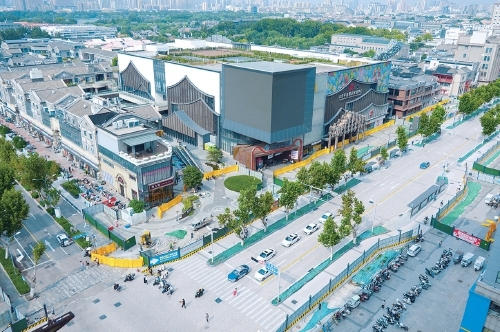 探访全段恢复通行的济南泉城路,保留石板路特色,市民:交通压力得到缓解