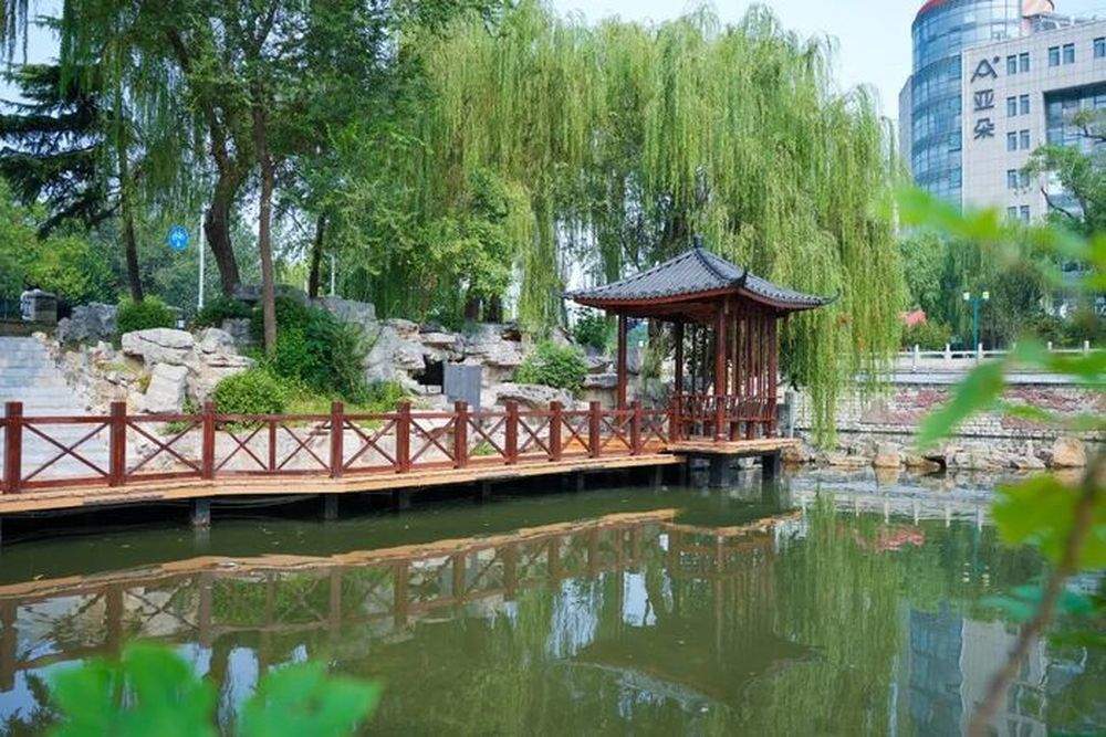 山水沟焕新，济南趵突泉公园旁再添亲水空间