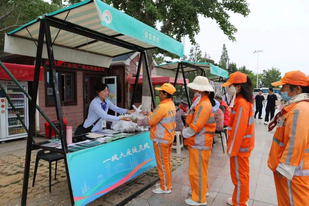 “泉城义工在行动”20周年系列活动丨泉城义工携手爱心伙伴山东福寿园开展“粽香传情·公益同行”端午节公益活动