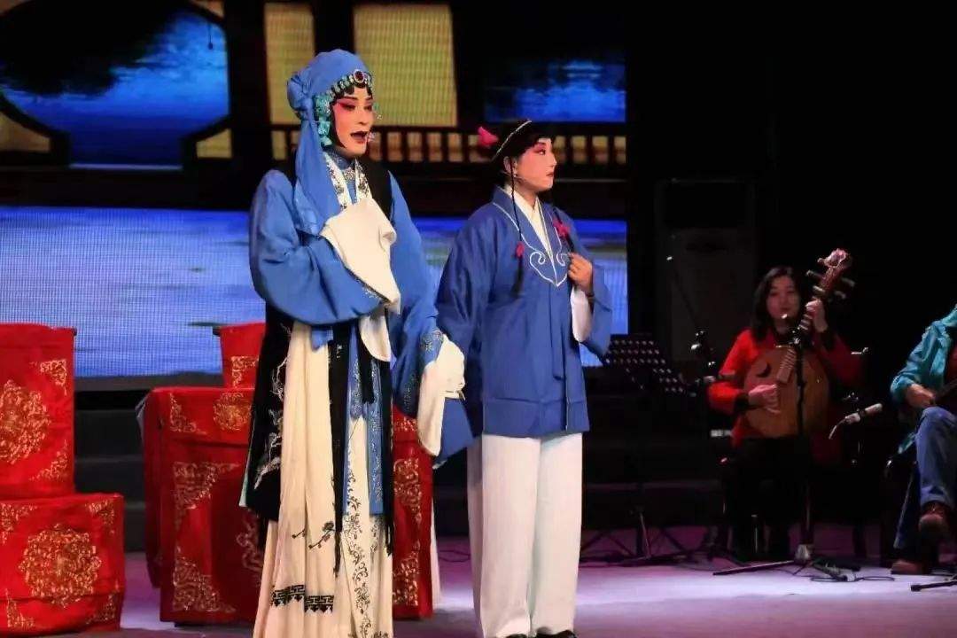 村民送戏进城，“反向操作”为啥受欢迎？