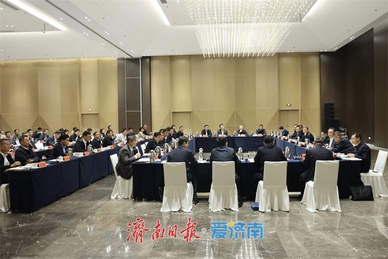 创新创业工作现场推进会议召开 于海田主持并讲话