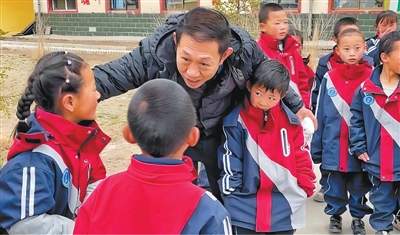 为乡村教育插上技术翅膀——记2026年“最美教师”郭绍青