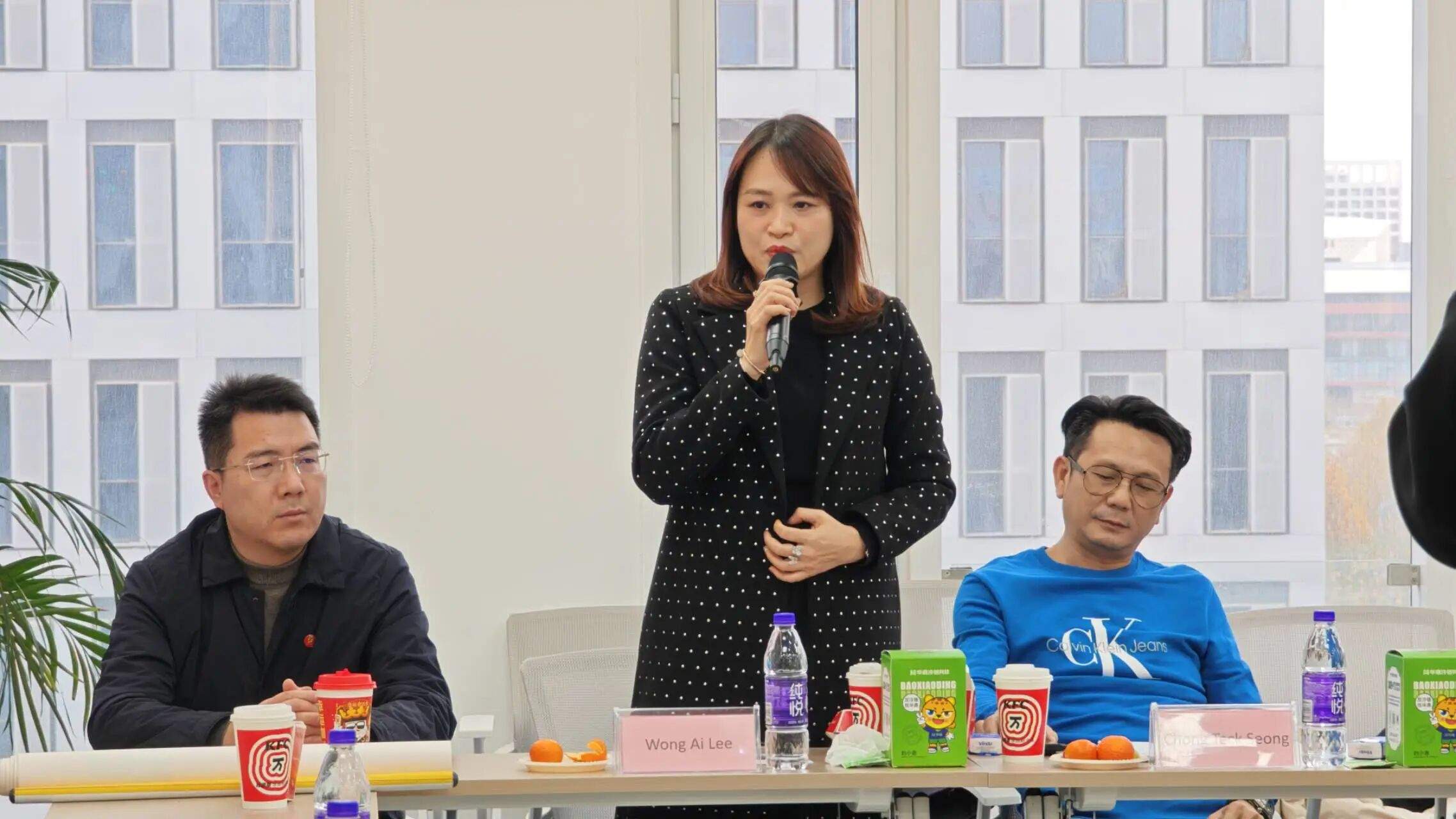 新马餐饮企业中国考察团到访华鼎 跨境联动共探中餐出海新蓝图