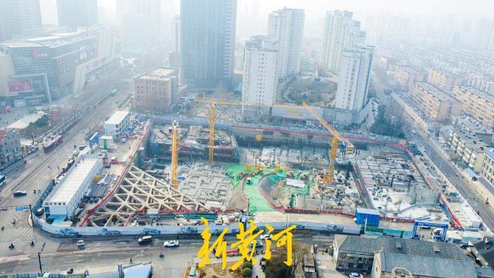 洪楼1905项目9000㎡气膜拆除,地下结构施工近半