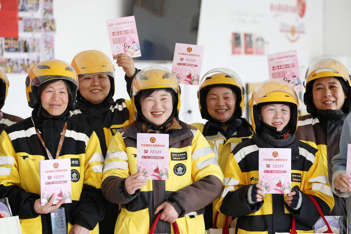 “每一位妇女都是时代的书写人、追梦的奋斗者”——以习近平同志为核心的党中央引领推动新时代妇女事业发展和妇联工作纪实