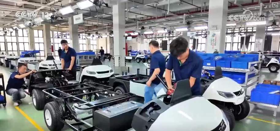 “爆款”“上头”！多维度观察 外贸凭借“硬核支撑”铺开全球贸易“网络”