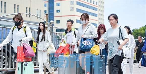 学生集中放假 济南本周末迎首波暑运小高峰