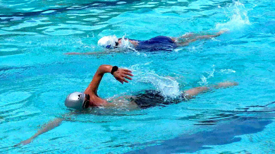 清泉映冬泳 激情燃泉城，济南国际冬泳赛开启预热畅游