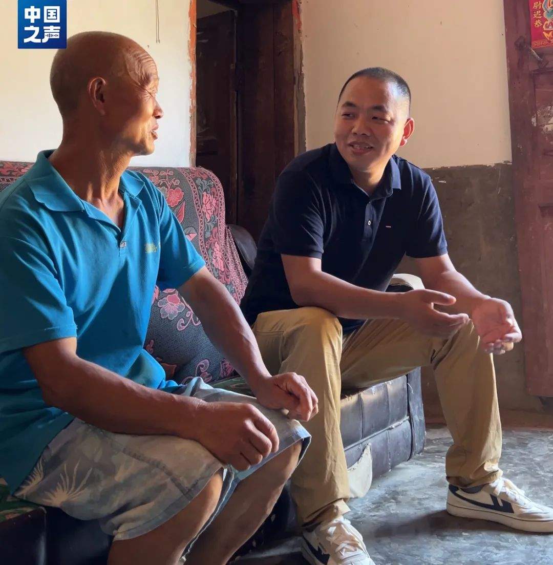 “哥，一共31100元，都还了！”