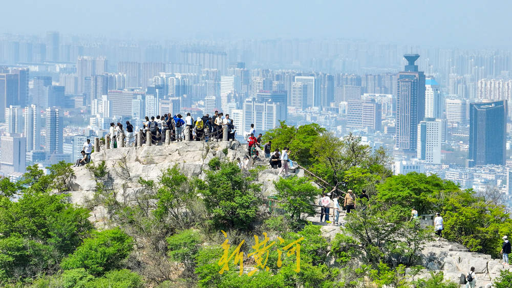 “三月三”上春山，千佛山顶俯瞰泉城新景观 