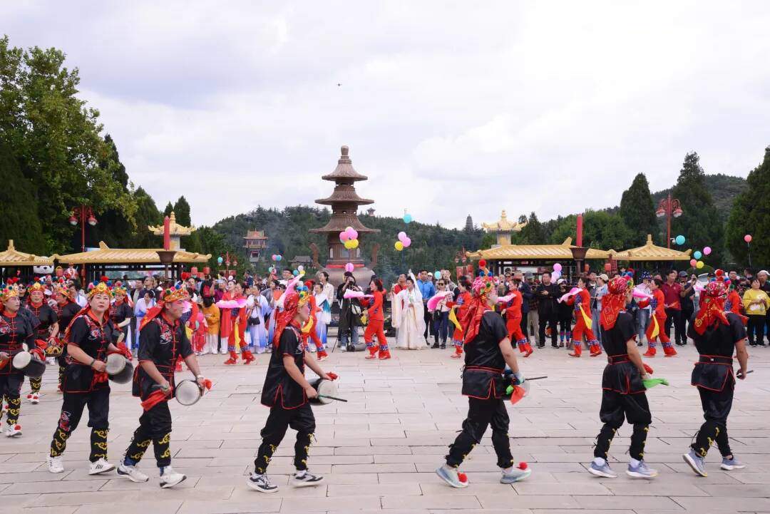 龙口南山旅游景区：双节同庆，乐游南山！