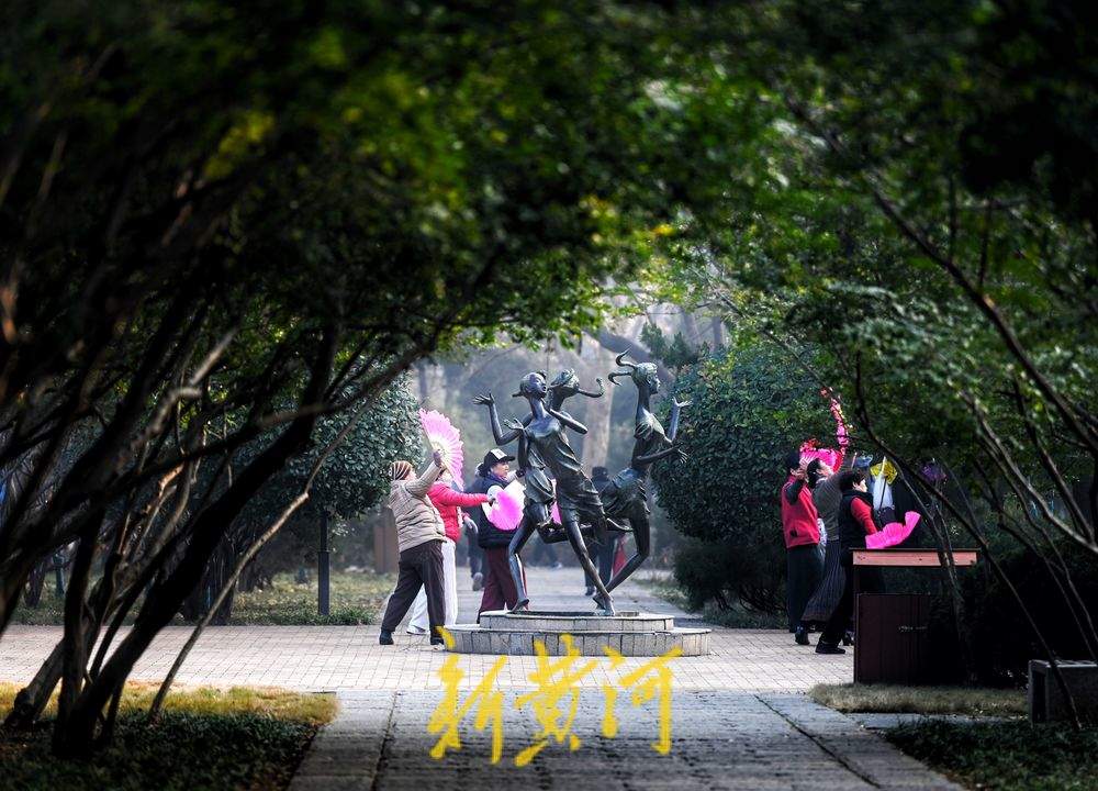 “小寒时处二三九”，寒冷也挡不住老人们健身的热情