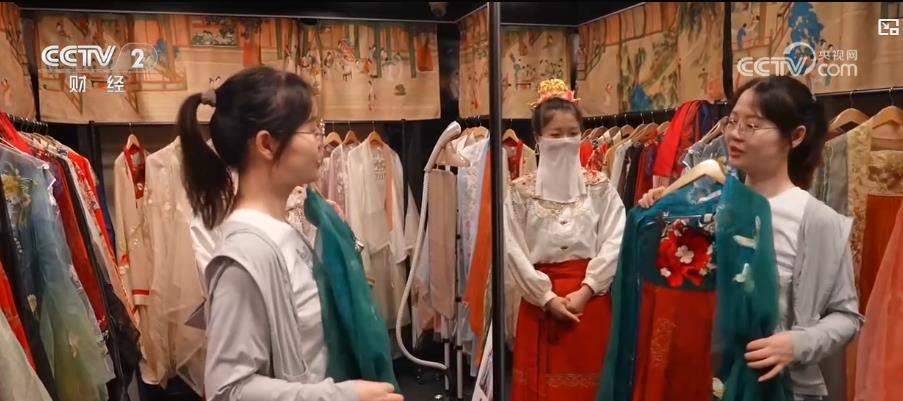 从景区汉服到婚礼婚纱：服装租赁产业规模持续增长，新模式激活消费潜力