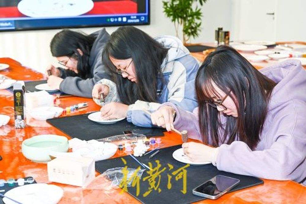 “文艺两新”集聚区实践基地落户印象济南