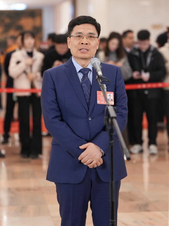 连续两年亮相“代表通道”的“山东智造”，向世界传递了什么？