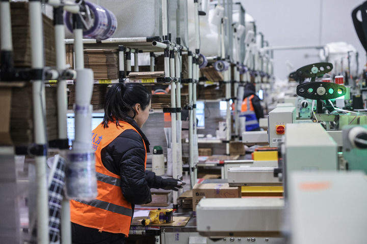 新春市集上新，“洋年货”和“土特产”一站买齐