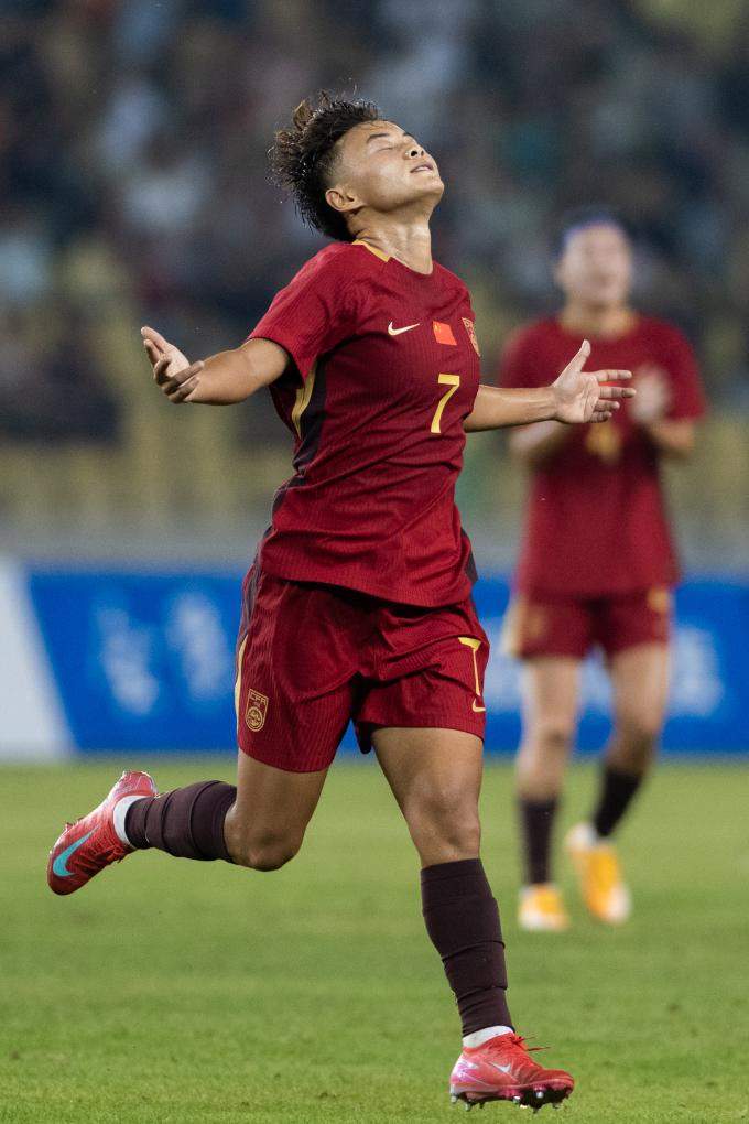 王霜在家乡破门 中国女足友谊赛不敌俄罗斯