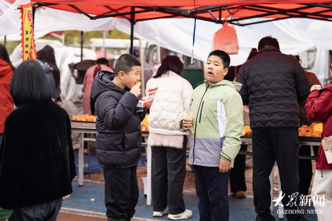 煎包、饺子、糖葫芦……山东“网红”大集到底有多好吃？