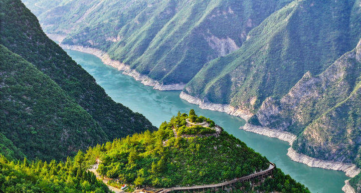 “两山”理念改变中国引领时代