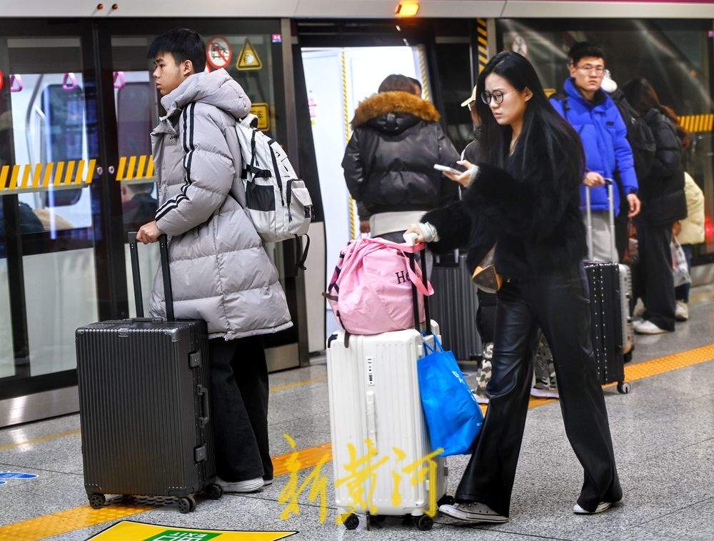 大学生返校高峰，济南地铁提高运力延长运营时间