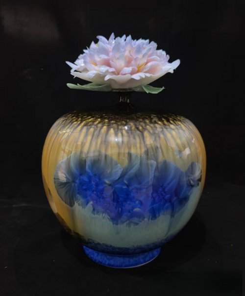 釉色融天地 匠心铸诗魂——林良渊陶瓷作品《紫霞映辉》艺术赏析