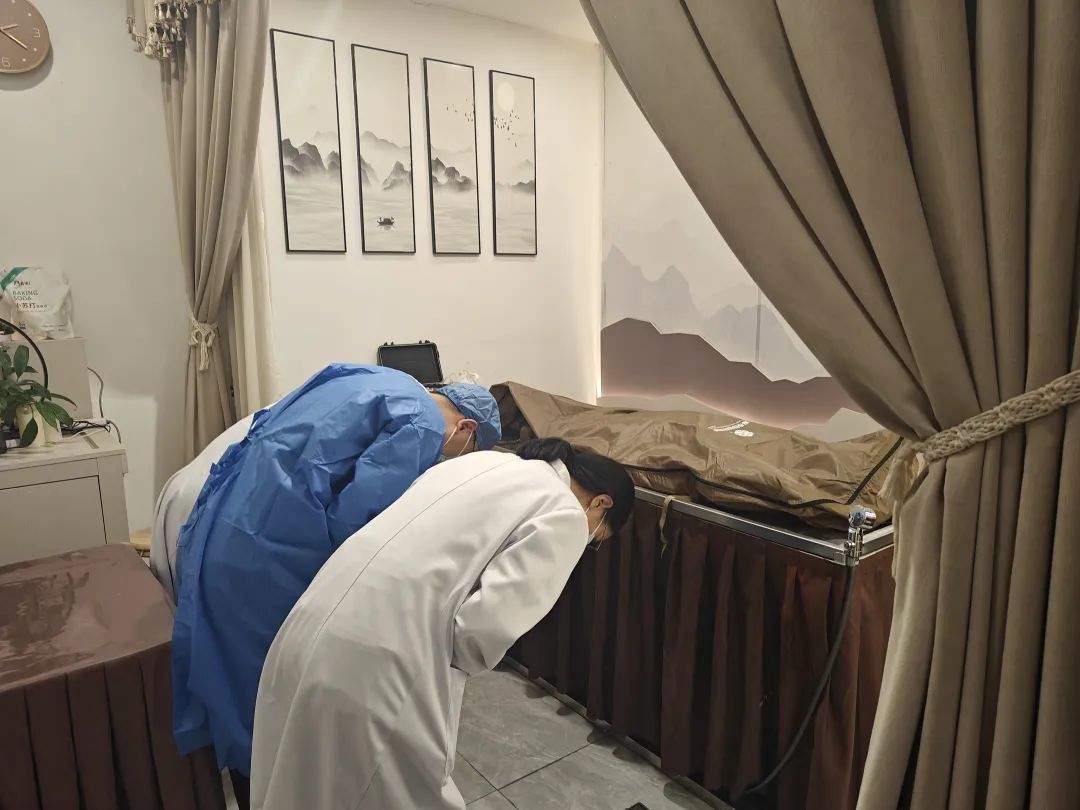 谢谢您来过！47岁女教师成为大体老师重回母校