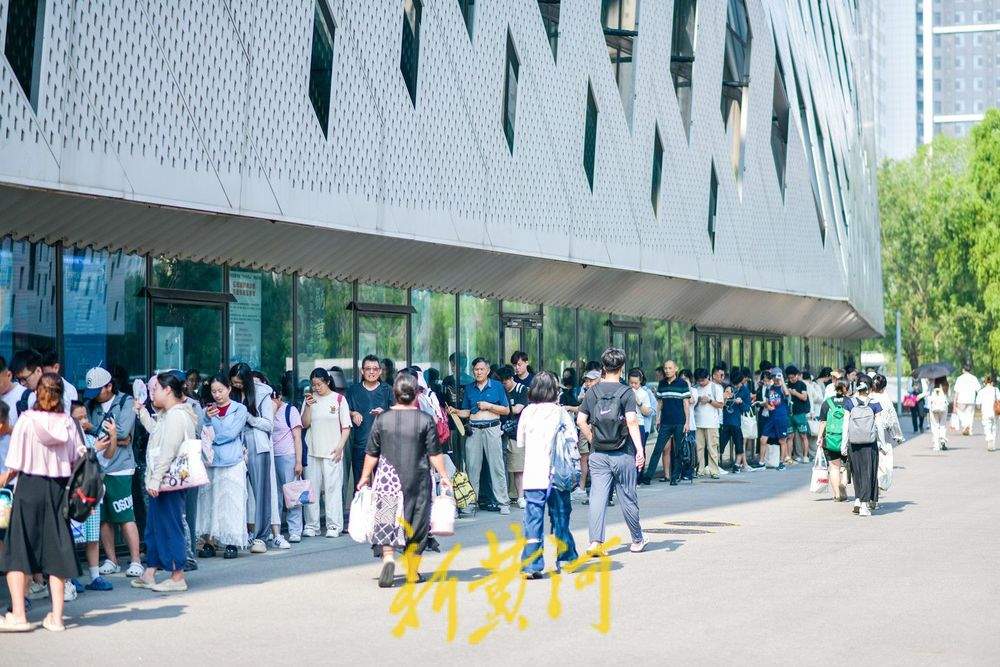 暑期不“躺平”，图书馆里觅清凉