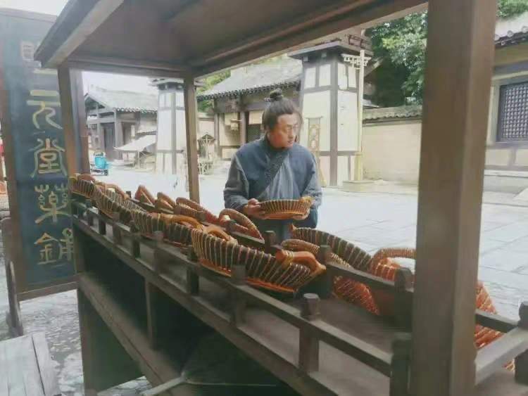 那个爱弹钢琴的外卖小哥 终于还清了200万欠债