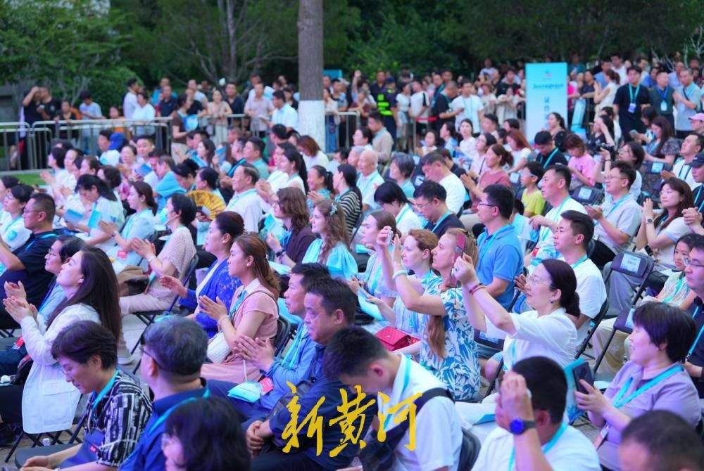 泉水节体现泉城魅力，外地游客点赞济南“山水人文”