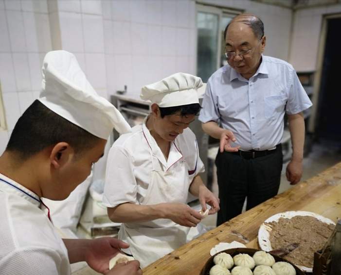 草包包子非遗传承人董馥生：一口包子，一家老店，三代传承