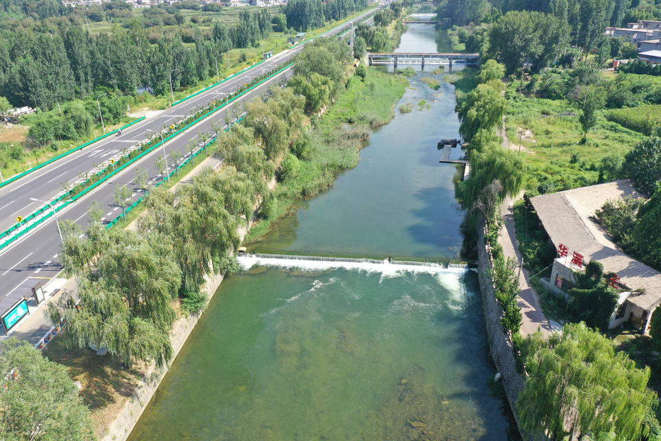 中秋的济南南山如此美丽，锦阳川绿水潺潺景色宜人
