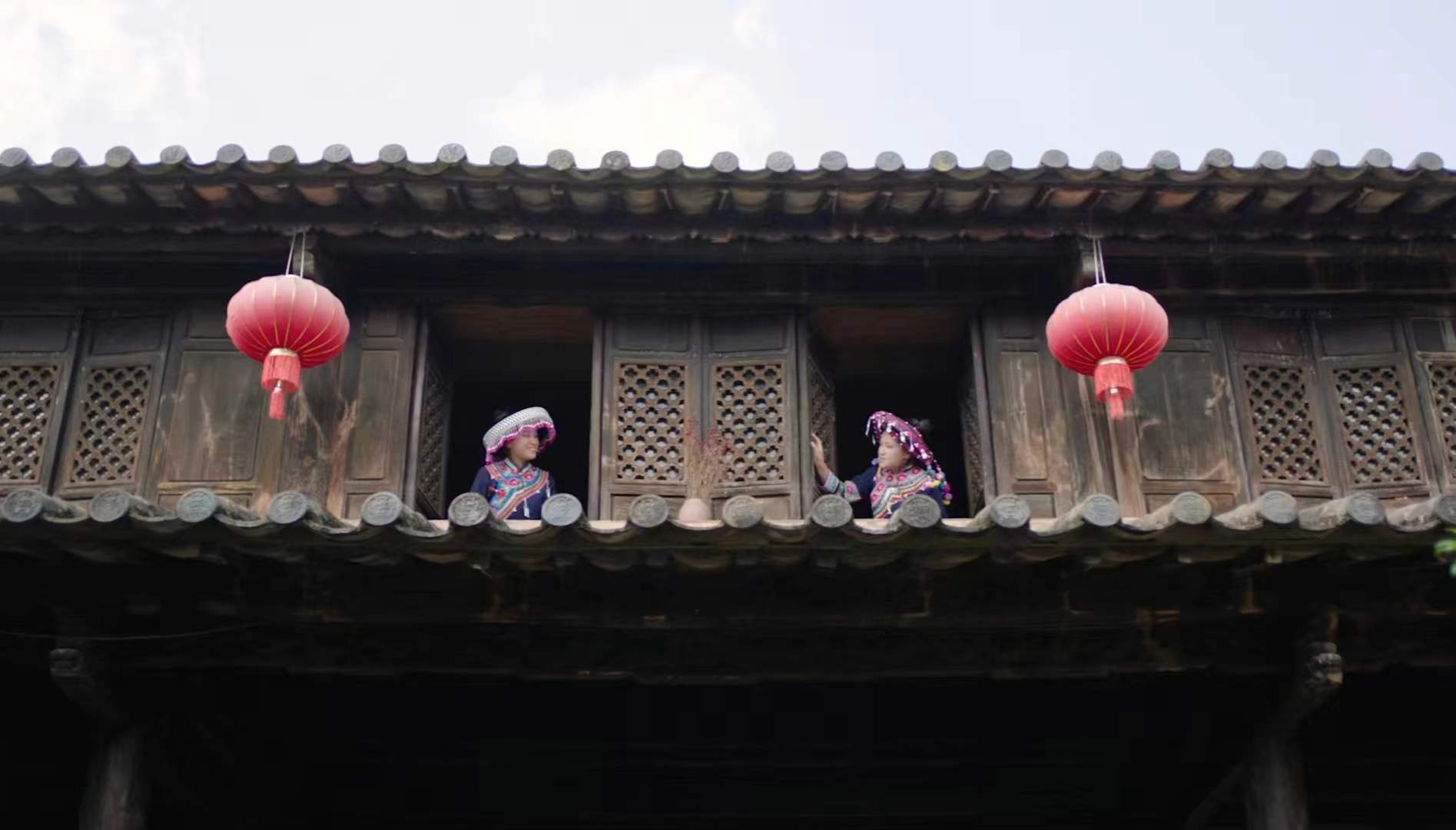 沿着中老铁路旅行，我来到太阳转身的地方