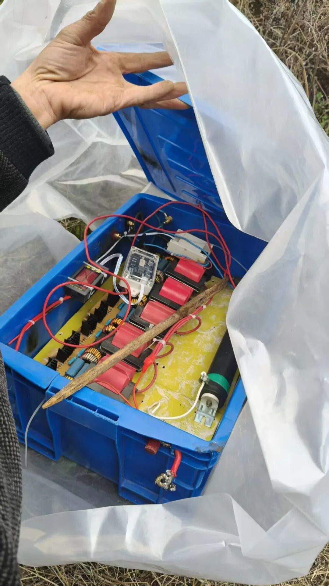 男子祭祖途中误触非法捕猎装置不幸身亡，重庆巫山警方通报：嫌疑人已被刑事拘留