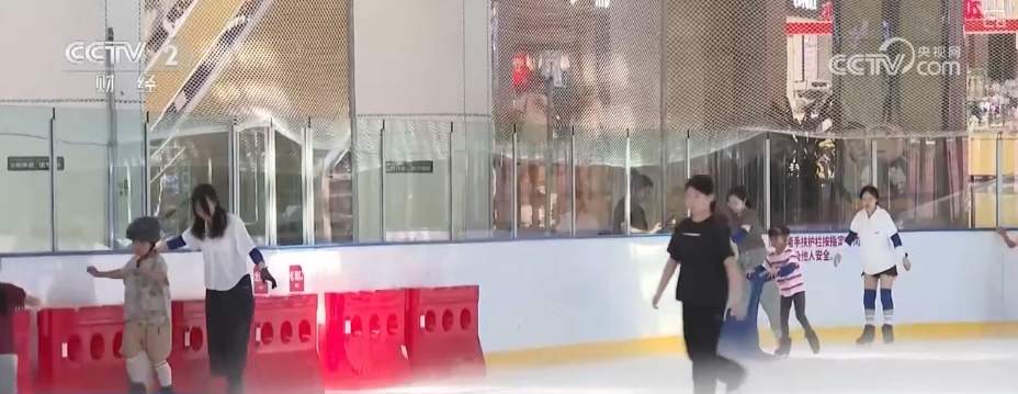 主打清凉、玩法“上新”,旅游“动”起来 夏日经济“热”起来