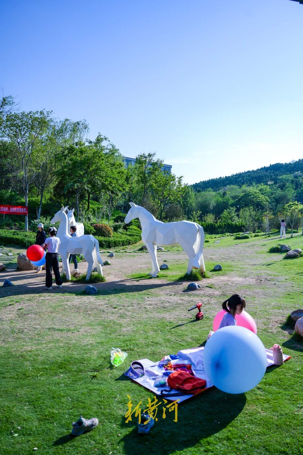 从“赏绿”到“享绿”，济南CBD山体公园迎来露营潮
