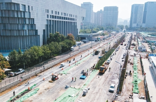 双向两车道变六车道 泺邑路南段展新貌