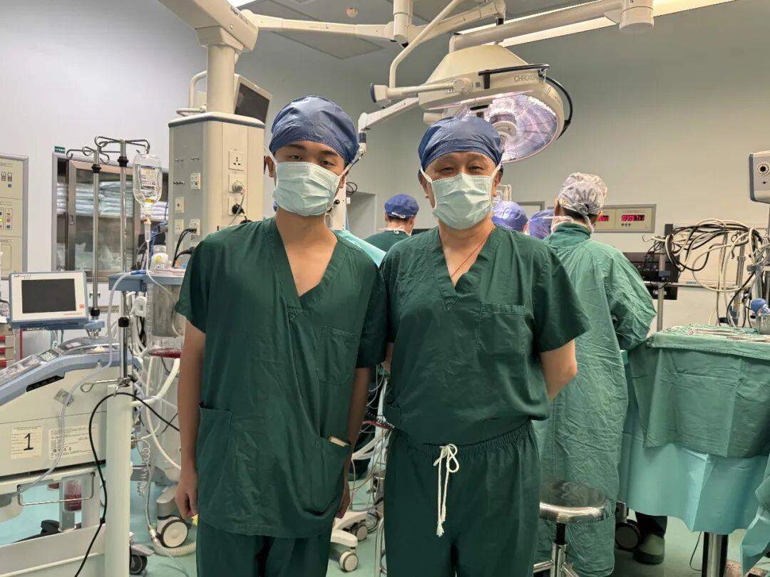 19年前被救下的男孩，如今和救命医生成了同事