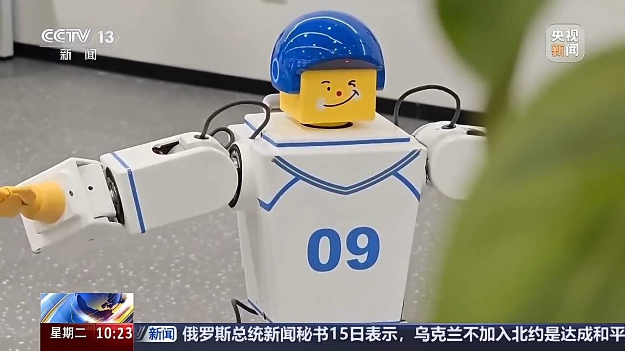 多所高校申请增设、瞄准万亿市场人才缺口 具身智能专业都教啥？