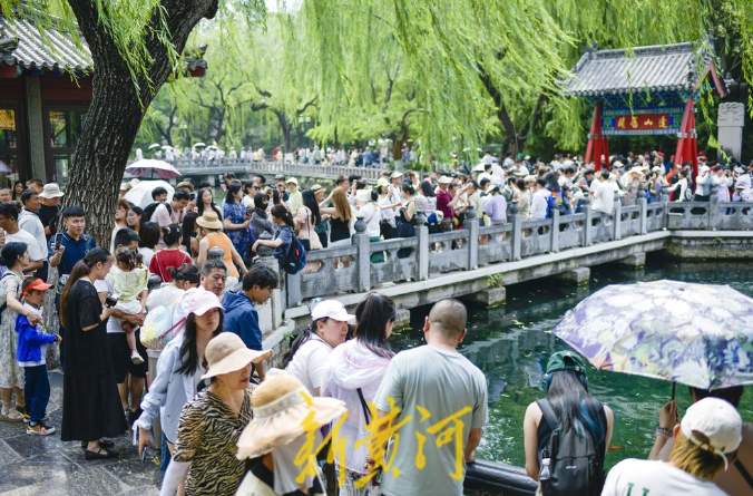 一年四季 泉在济南 