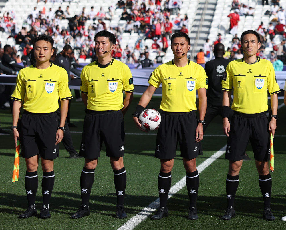 中国裁判组将首次主哨男足亚洲杯决赛