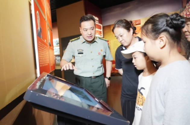 缅怀革命先烈 传承红色精神