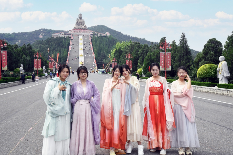 假期首日！来南山旅游景区，过地道端午节！