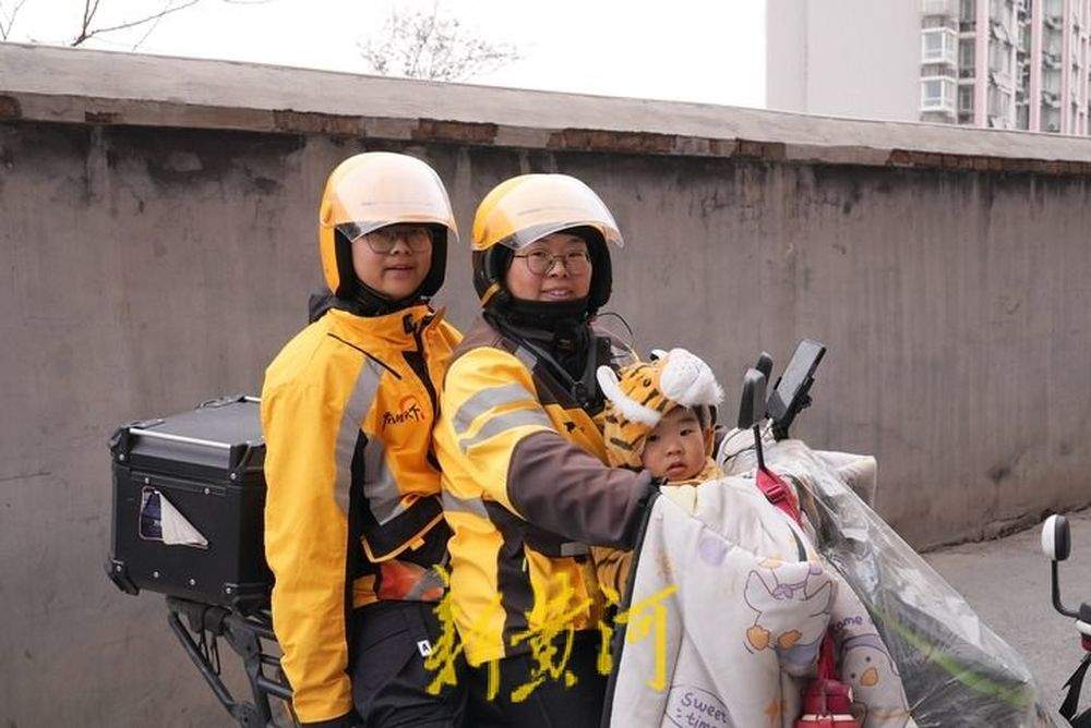 单身母亲带着2岁娃跑外卖养活全家，她的愿望是“成为最好的妈妈”