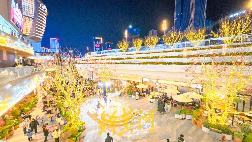 济南这处商业综合体改造后实现“地铁直连”，成为假期市民休闲消费好去处