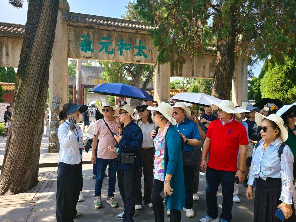 China Cool 盛夏出圈丨赏山海、访圣地、品美食 老外在山东体验清凉夏日