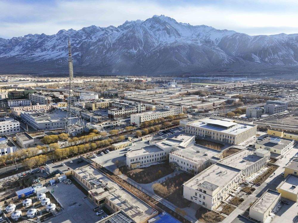 群英聚天山 携手筑梦想——新时代青年扎根新疆建功立业观察