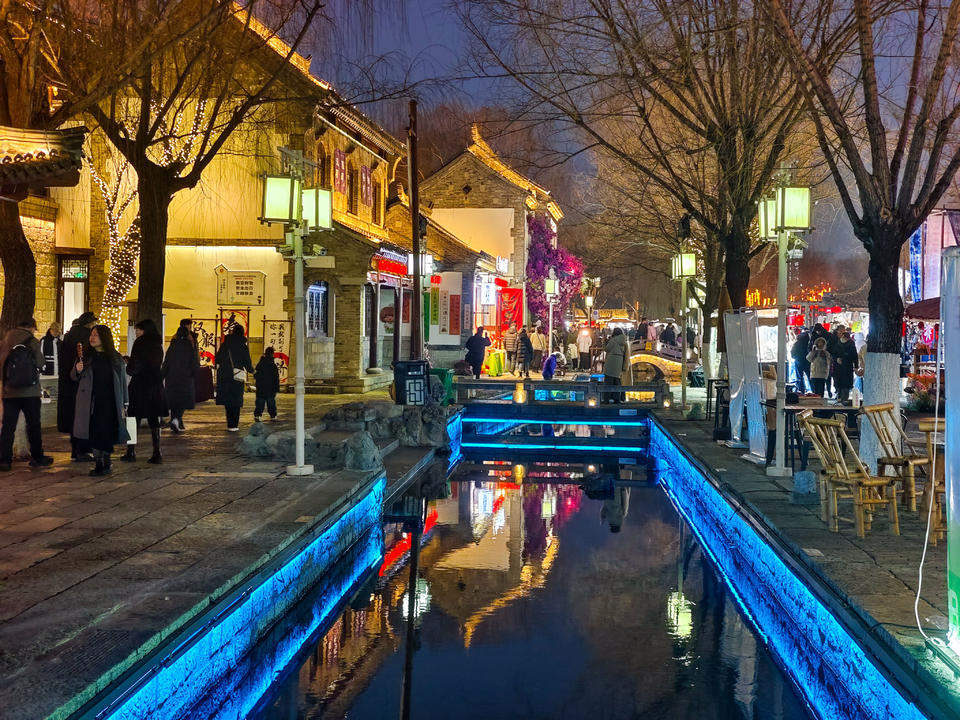 正月里的济南曲水亭街到百花洲，一路泉水、美食、古建筑美极了