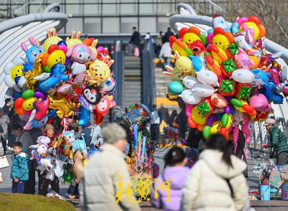 逛老街品美食，济南芙蓉街喜迎八方游客