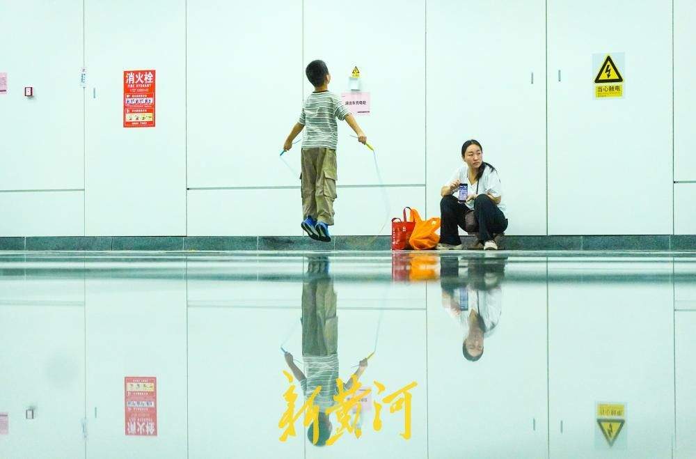 地下通道变身“遛娃宝地”，清凉空间受泉城市民热捧