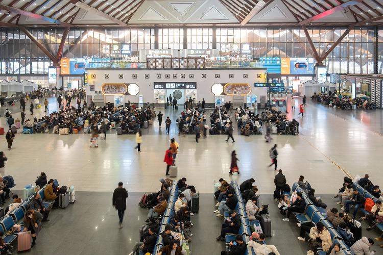 哪些火车票要打折，如何缓解高速排队充电？2025春运实用帖来了